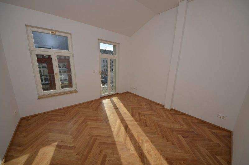 Sanierter denkmalgeschützter Altbau mit BALKON/PARKETT/FuboHeizung – Chemnitz – Vorschaubild 9