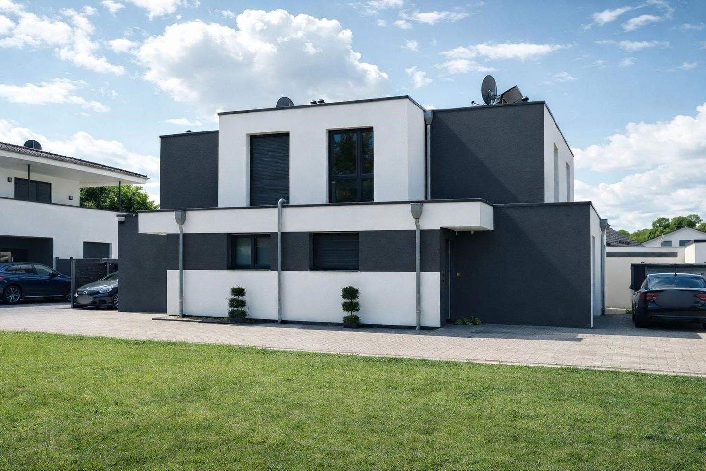 ***Zeitgemäße Eleganz und Nachhaltigkeit - 2 Doppelhaushälften in Nordborchen*** – Borchen – Bild 1 von 9
