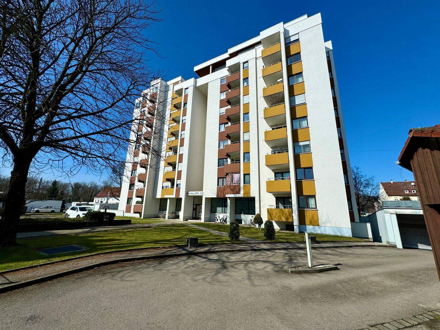 GERÄUMIGE, GUT GESCHNITTENE 3-ZKB-WOHNUNG IN ZENTRUMSNAHER WOHNLAGE NAHE DEM LECH ZUR KAPITALANLAGE – Augsburg – Vorschaubild 2