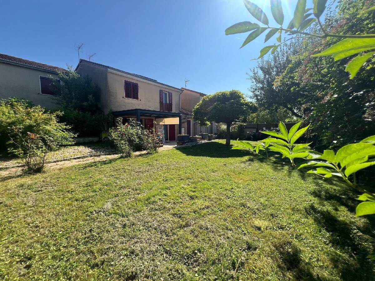 Maison 4 pièces 100 m² · à Charnay-lès-Mâcon · 100 m² · 240 000 €