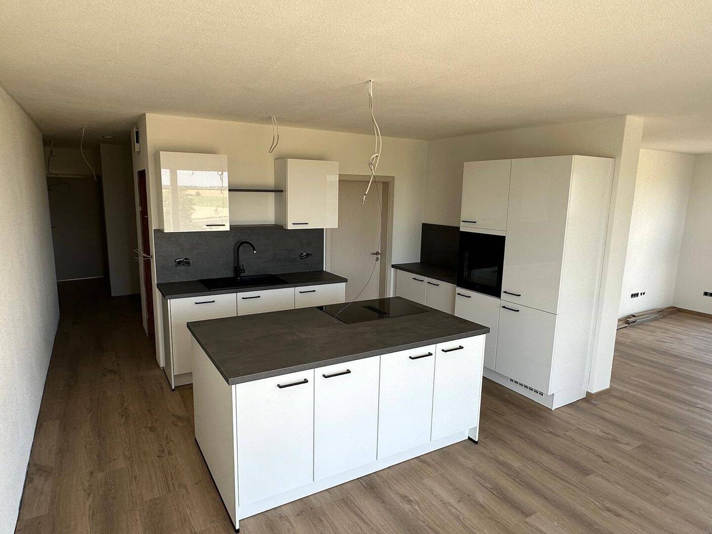Schicke, energetisch hochwertige Penthouse Wohnung mit Einbauküche und traumhafter Aussicht zu vermieten