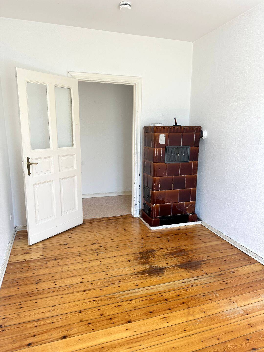 Altbauflair in attraktiver Lage: bezugsfreie 2-Zimmer-Wohnung nahe Lietzenseepark in Charlottenburg! – Berlin – Vorschaubild 9