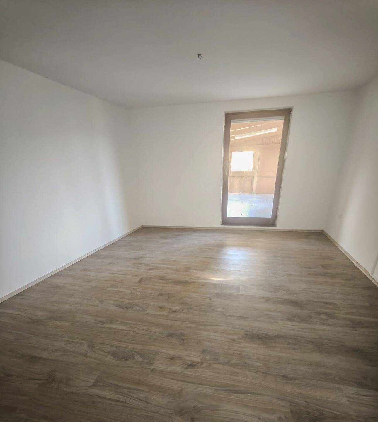 Großzügiges Haus mit 11 Zimmern, Wintergarten und flexiblem Nutzungspotenzial – Rockenhausen – Vorschaubild 4