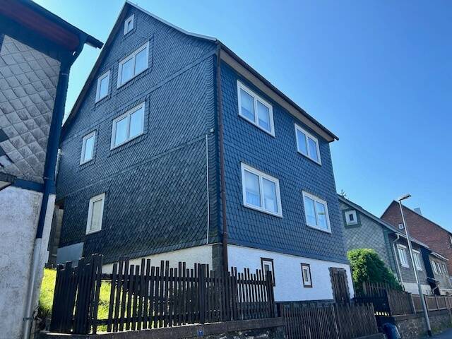 Wohnhaus mit Doppelgarage – Neuhaus am Rennweg – Vorschaubild 3