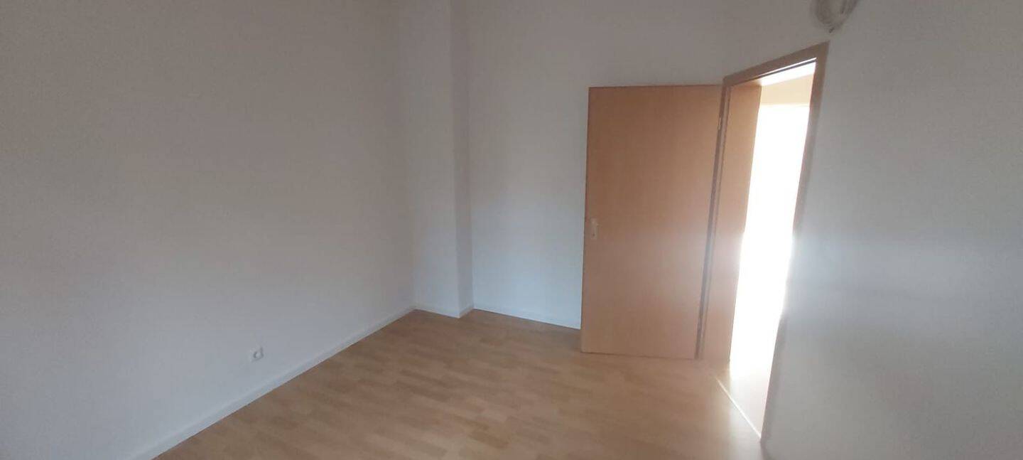 3-Zimmer-Erdgeschoss-Wohnung in zentraler Lage nahe Hochschule – ideal auch für WG – Nürnberg – Vorschaubild 4