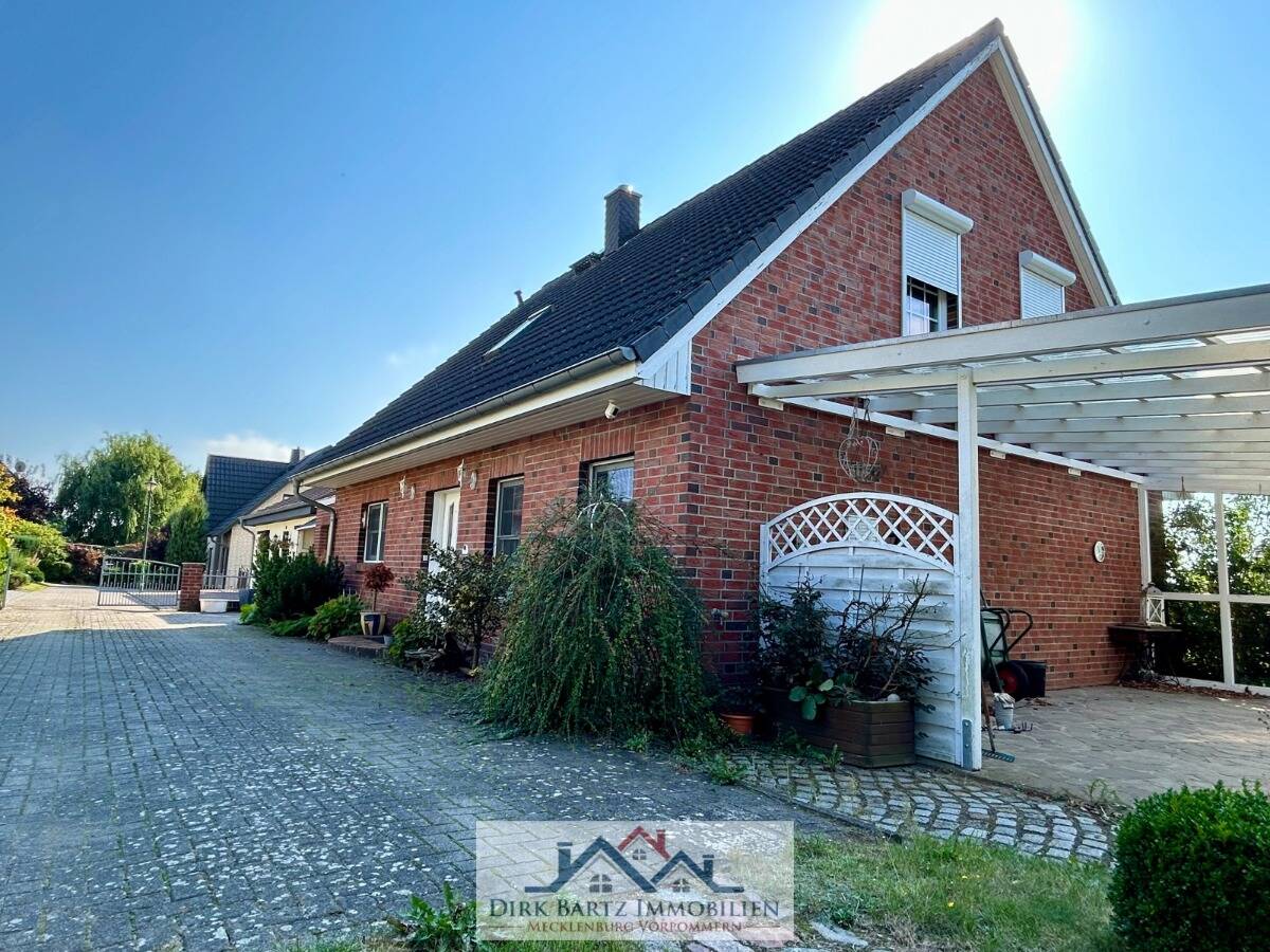 Repräsentatives Einfamilienhaus mit 4 Zimmern und sehr guter Ausstattung!
