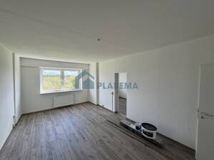 Frisch renoviert, 2 Zimmer, 1. OG, neue EBK möglich – 19386 Lübz – Vorschaubild 2