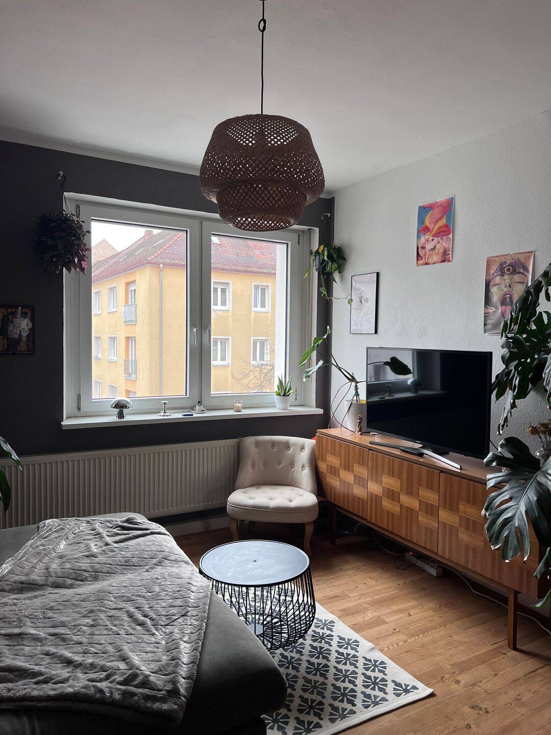 Helle 3-Zimmer-Altbau-Wohnung mit Balkon – Nürnberg – Vorschaubild 3