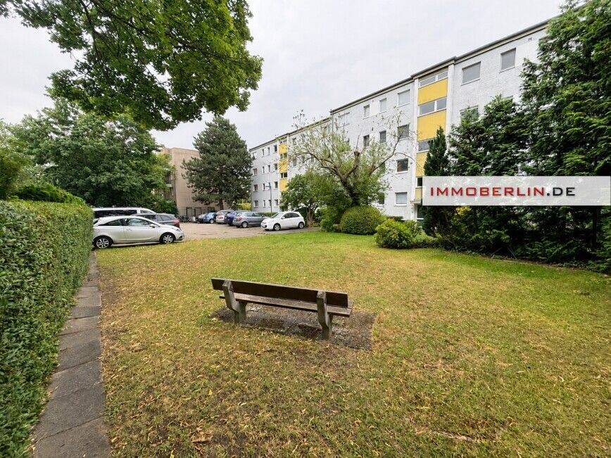 IMMOBERLIN.DE - Lichtdurchflutete Wohnung mit ruhigem Südbalkon in beliebter Lage – Berlin – Vorschaubild 2