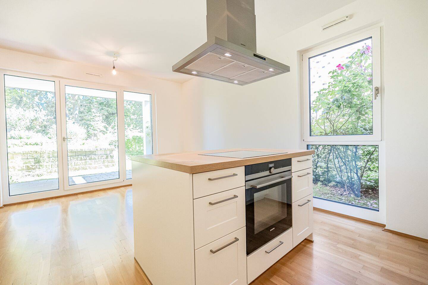Moderne Maisonettewohnung mit Hauscharakter, überdachter Terrasse und großem Sonnenbalkon – Hamburg – Vorschaubild 4