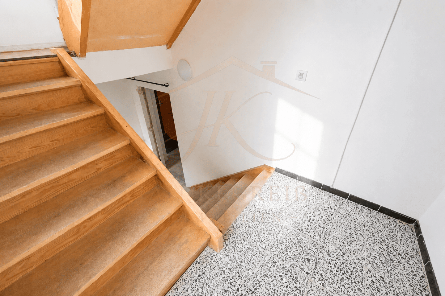 Charmantes Einfamilienhaus mit viel Potenzial für Ihre Wohnträume – Münsingen – Vorschaubild 9