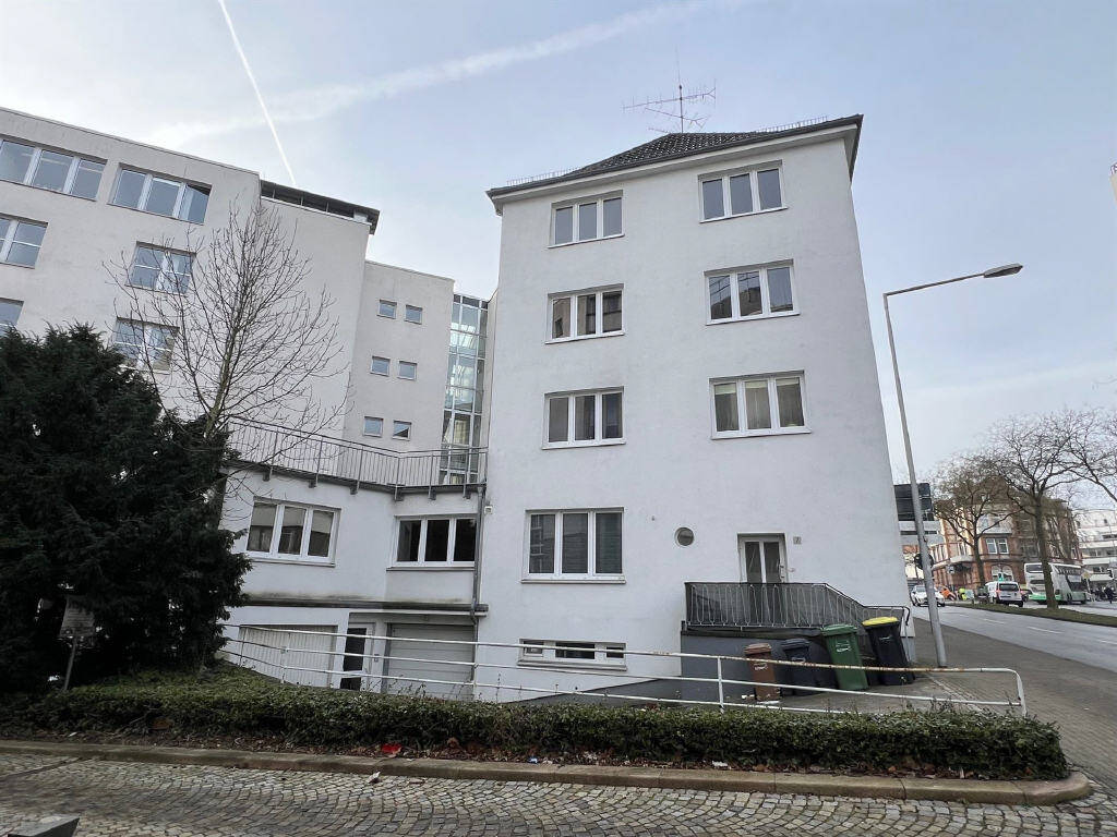 Energetisch modernisiertes Mehrfamilienhaus in bester Innenstadtlage! – Kassel – Bild 1 von 9