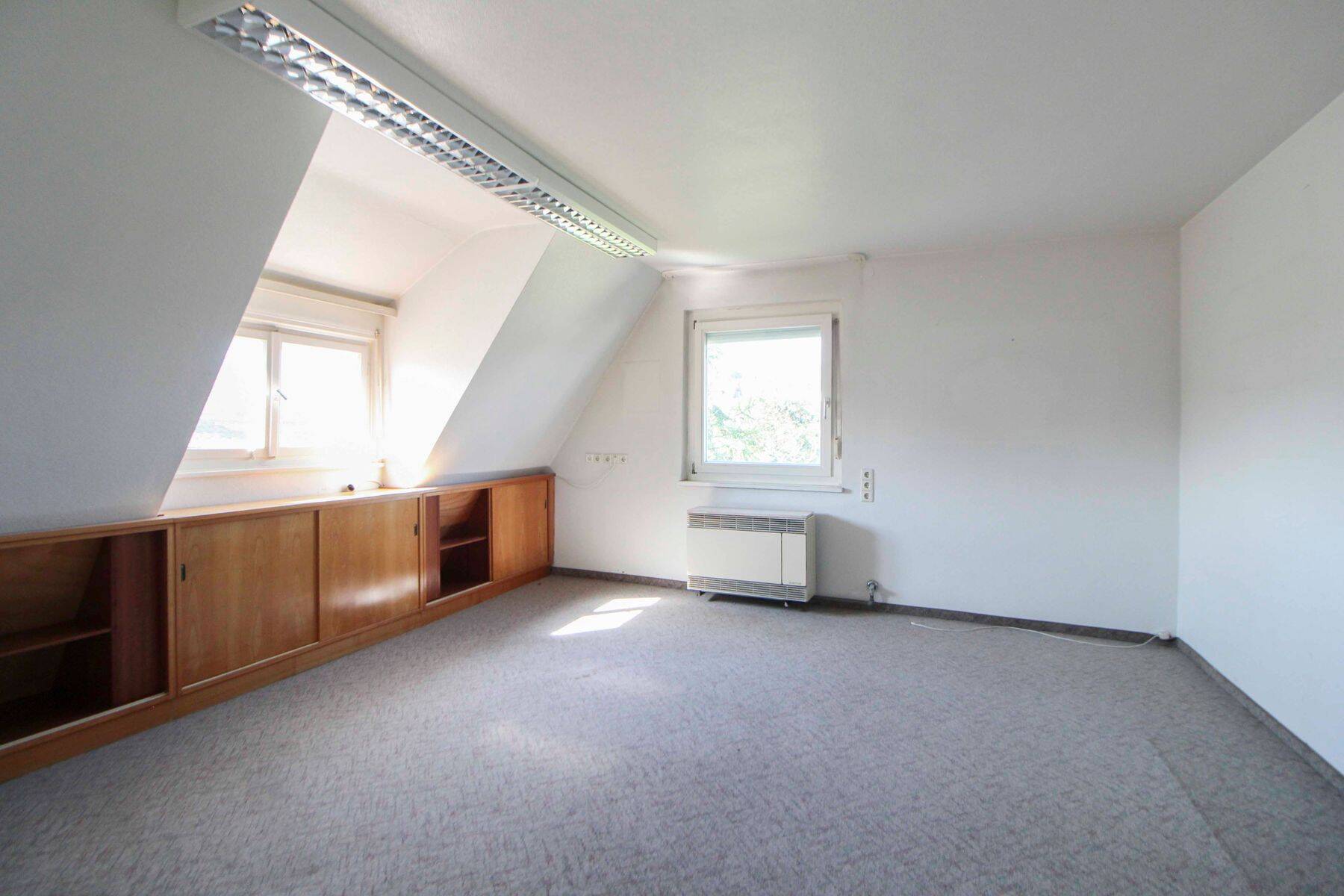 Interessantes MFH mit Wertsteigerungspotenzial und großem Garten in Top-Lage von Stuttgart – Stuttgart – Vorschaubild 9