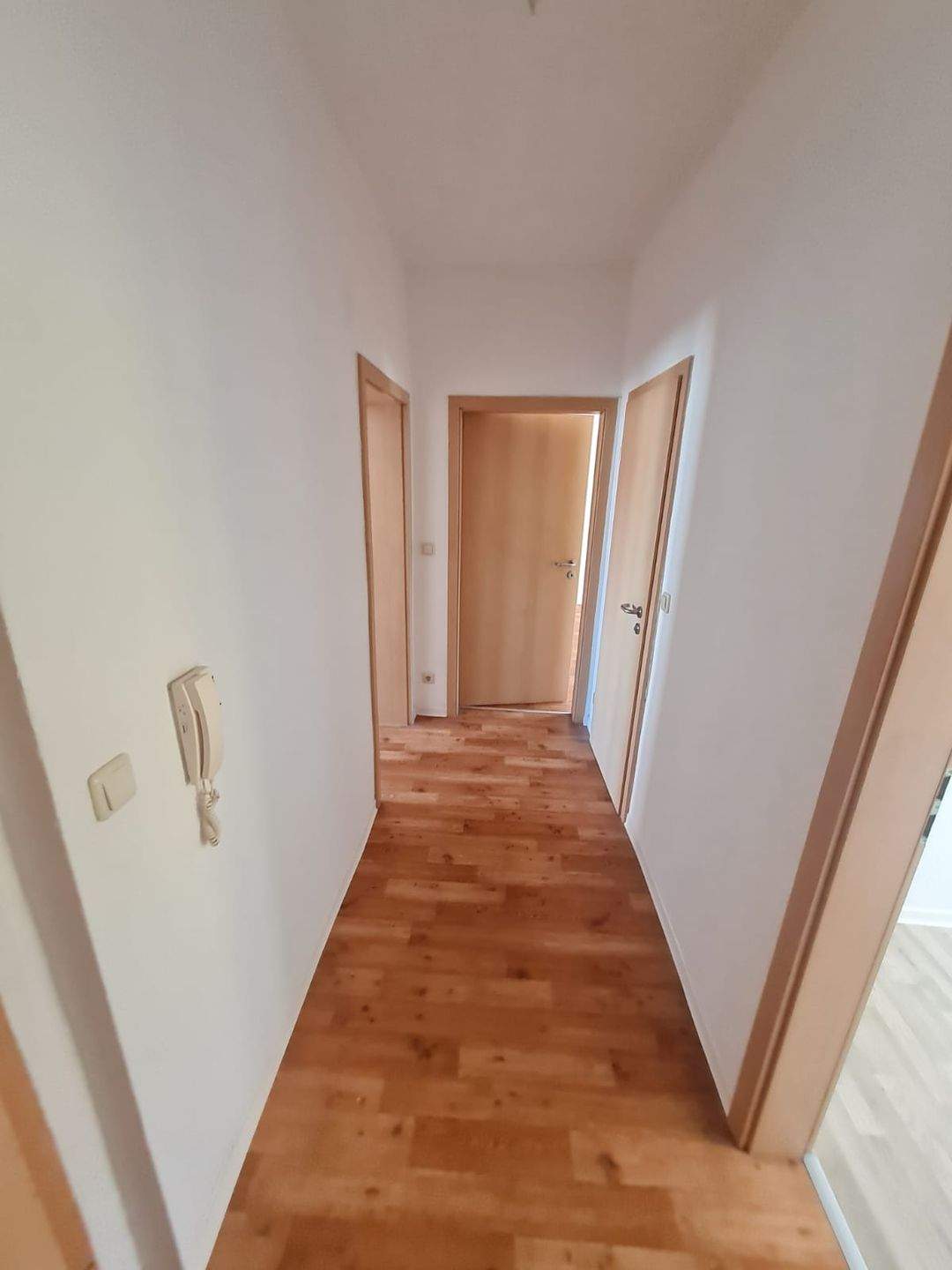 2 Raum Wohnung mit Loggia – Magdeburg – Vorschaubild 2