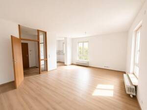 Helle 2-Zimmer-Wohnung in Kornwestheim | Terrasse, Garten, TG, renoviert & E-Rollläden – 70806 Kornwestheim – Vorschaubild 8