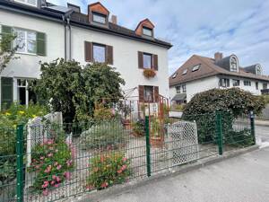 Moosach: Großzügige DHH mit 3 Wohneinheiten auf ca. 210 m² zzgl. weiterer Fläche in Rückgebäude! – 80993 München – Vorschaubild 1