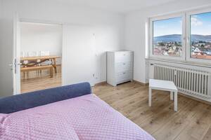 ??FREISTEHENDE WOHNUNG mit Balkon / Stellplatz / 3-4 Zimmer / gegen Gebot – 61350 Bad Homburg vor der Höhe – Vorschaubild 1