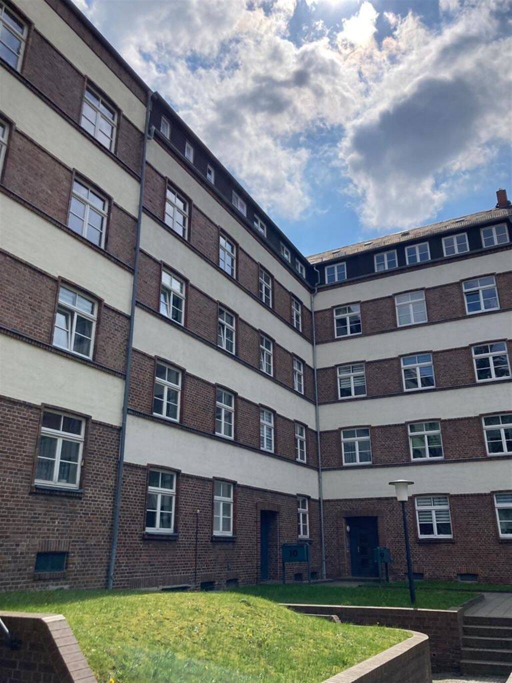 Günstige 2-Zimmer mit Laminat, Balkon und Wanne in ruhiger Lage! EBK mgl. – Chemnitz – Vorschaubild 4