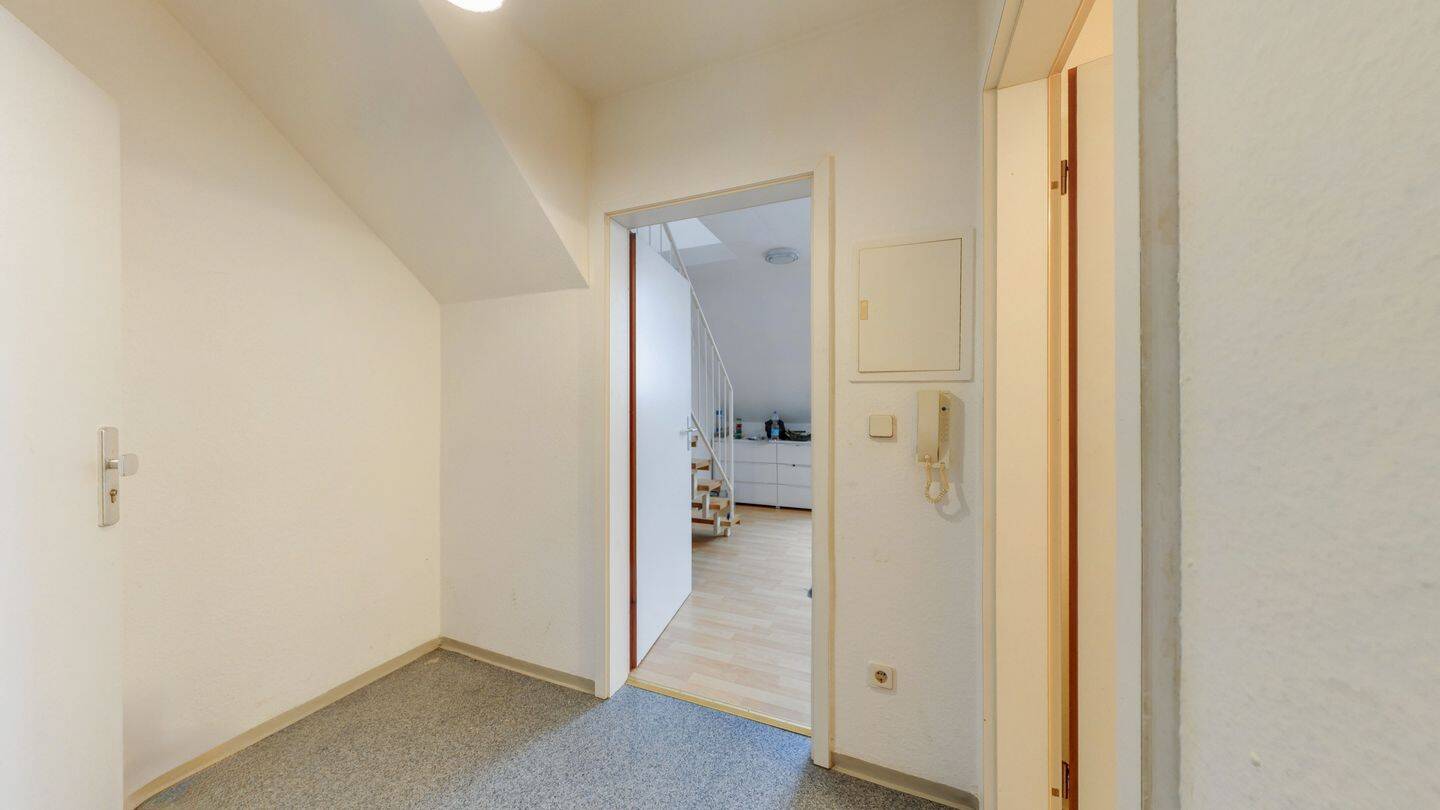 !!! Vermietete 2-Zimmer-Maisonette-Wohnung mit 4,6 % Rendite im Herzen der Südstadt von Fürth inklusive TG !!! – Fürth – Vorschaubild 3