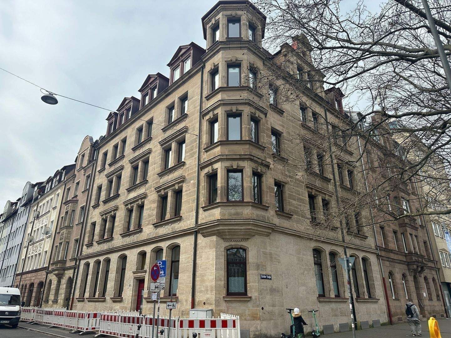 N-Gostenhof ~ kernsanierte 2-Zi-Jugenstiletage ~ nur als Kapitalanlage ~ Einbauküche ~ Tageslichtbad – Nürnberg – Bild 1 von 9