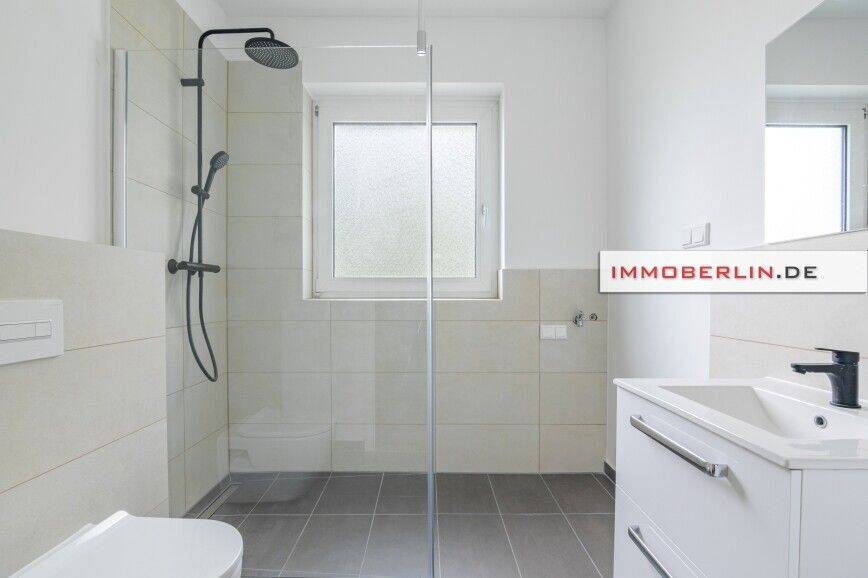 IMMOBERLIN.DE - Sonnige Wohnung mit Balkonloggia in Südwestausrichtung & Pkw-Stellplatz – Berlin – Vorschaubild 4