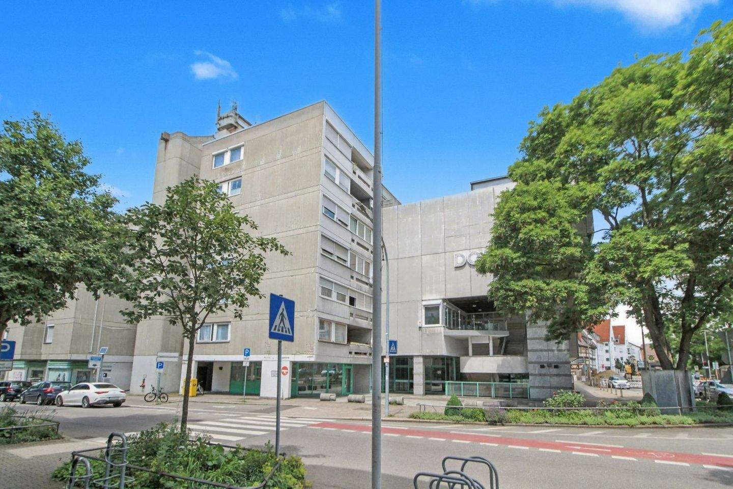 Zentral gelegene 3-Zimmer-Wohnung mit Balkon, TG-Stellplatz und Entwicklungspotenzial – Sindelfingen – Bild 1 von 9