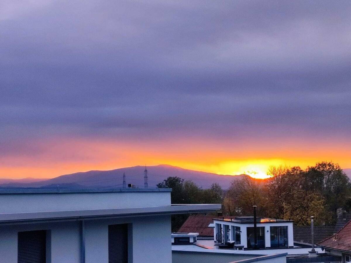 Exklusive 4-Zimmer-Attikawohnung mit traumhafter Aussicht in Bahlingen – 79353 Bahlingen – Bild 1 von 9