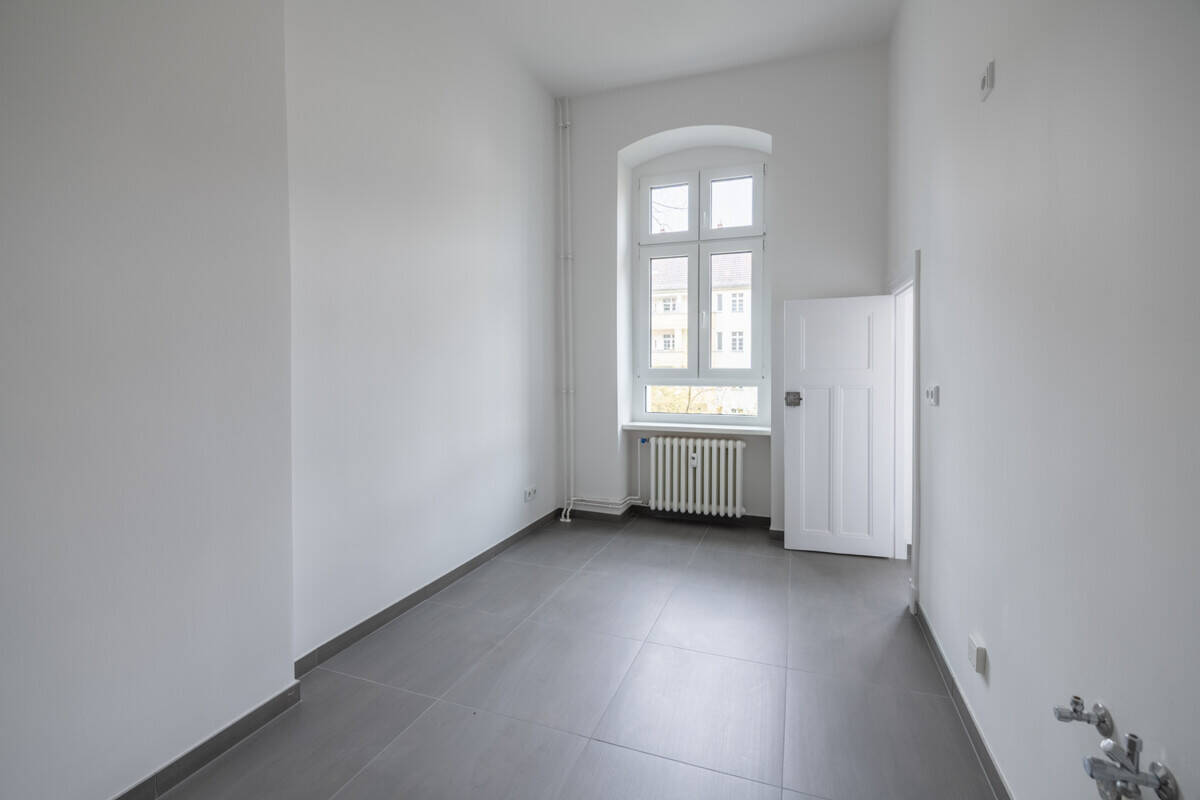 Bezugsfertig: Stilvolle 2-Zimmer-Wohnung mit Balkon I Aufzug I saniert und ruhig – Berlin – Vorschaubild 9