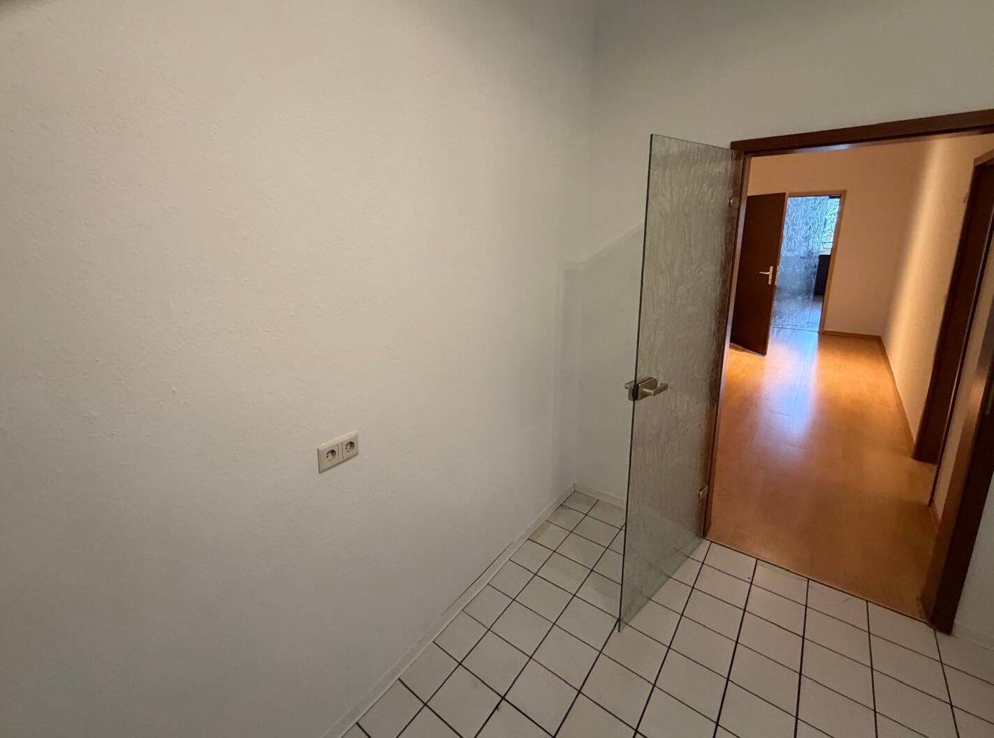 Helle 2-Zimmer Wohnung mit Balkon im 2. OG in Hannover-Mitte – Hannover – Vorschaubild 9