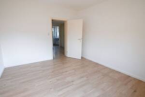 Paderborn: Charmante Eigentumswohnung mit großem Balkon und eigenem Garten! – 33102 Paderborn – Vorschaubild 3