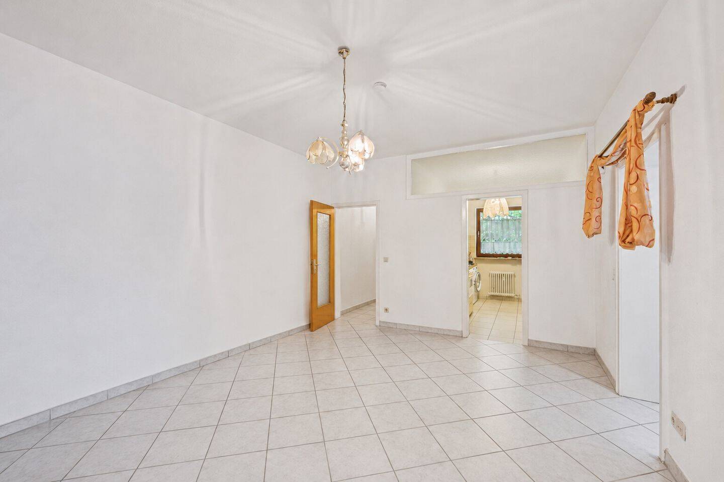 Großzügige 3,5-Zimmer-Wohnung mit Terrasse, Ausblick & Garage am Waldrand