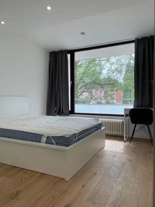 Schwabing! Schönes und großes WG Zimmer mit eigenem Balkon! – München – Vorschaubild 4