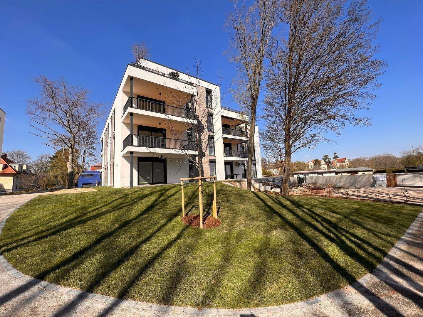 GARTENWOHNUNG mit 222m² Wohnfläche + 111m² PRIVATGARTEN / BLICK in den AUENWALD / KAMIN / 2 x TG-SP / ca. 7.000m² eingezäunter Gemeinschaftsgarten – Leipzig – Vorschaubild 5