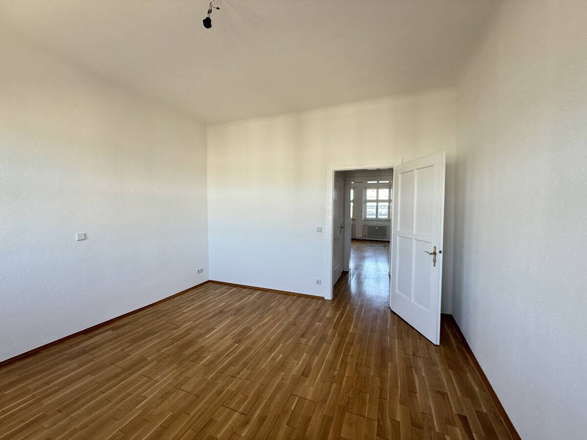 Gut vermietete 3-Zimmer-Wohnung im Henselmannbau, unweit dem Strausberger Platz ***Lift***Wannenbad*** – Berlin – Vorschaubild 7