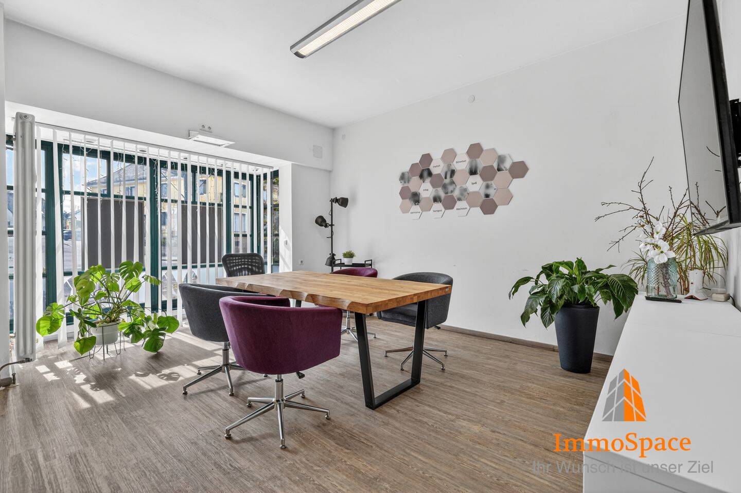 *** 3 Parteienhaus mit 2 Wohnungen, 1 Büro + Atelier mit Garten! *** – Diedorf – Vorschaubild 8