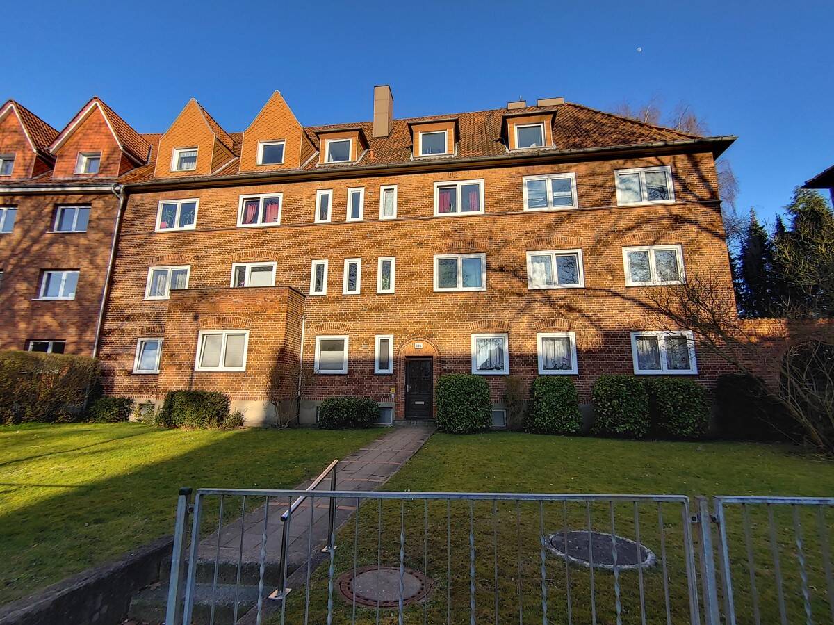 Zentrale Lage: 1,5-Zimmer DG-Wohnung in HL-St. Jürgen (Nähe Uni), Ratzeburger Allee