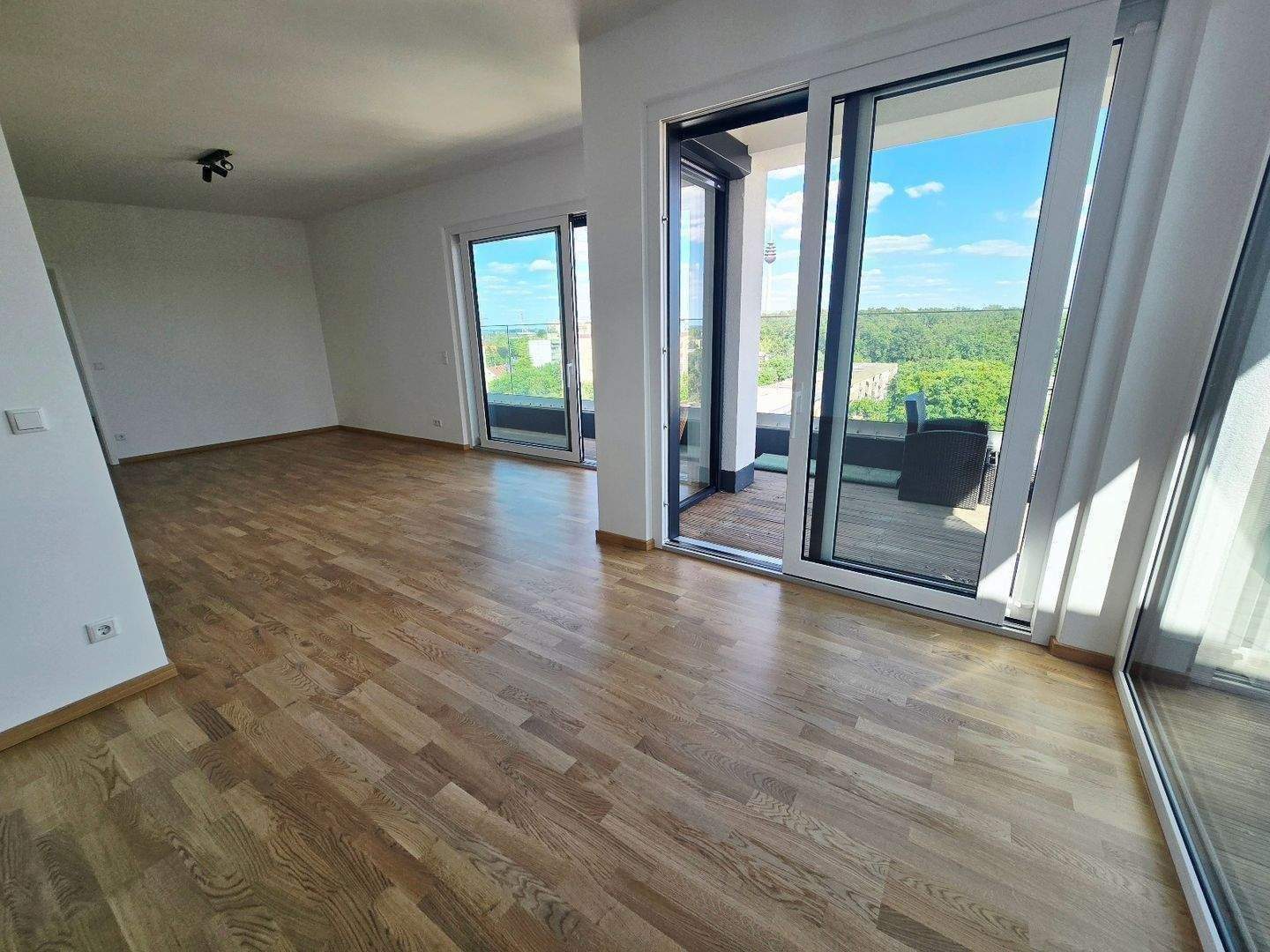 -- Penthouse -- Tolle 2 Zimmer Wohnung im Nürnberger Westen --