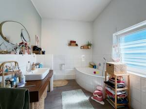 Stilvoll und geräumig: Altbauwohnung mit offener Wohnküche und Balkon Nähe Ostpark – 33604 Bielefeld – Vorschaubild 7