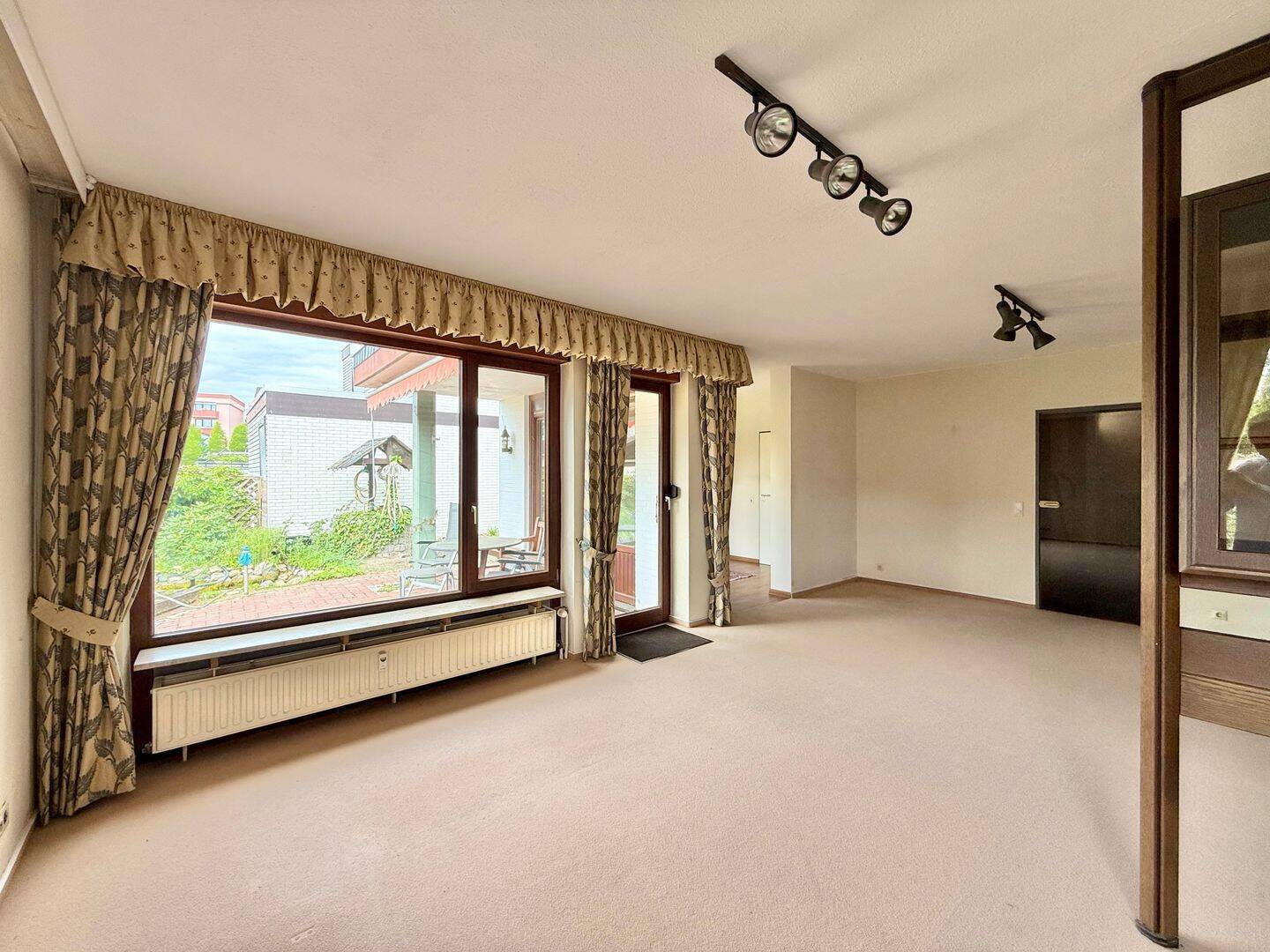 Zeitlos schönes Reihenhaus im Bauhausstil mit 2 Terrassen & schönem Garten in guter Lage – Langenhagen – Vorschaubild 4