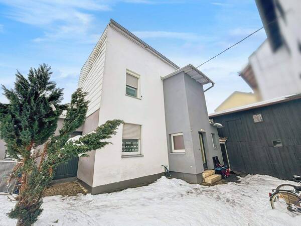 Mehrfamilienhaus in 95028 Hof mit 220 m² kaufen
