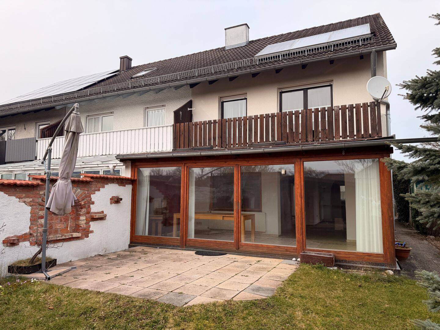 Großzügiges Reihenendhaus mit 5 Zimmern und viel Potenzial – Allershausen – Bild 1 von 9