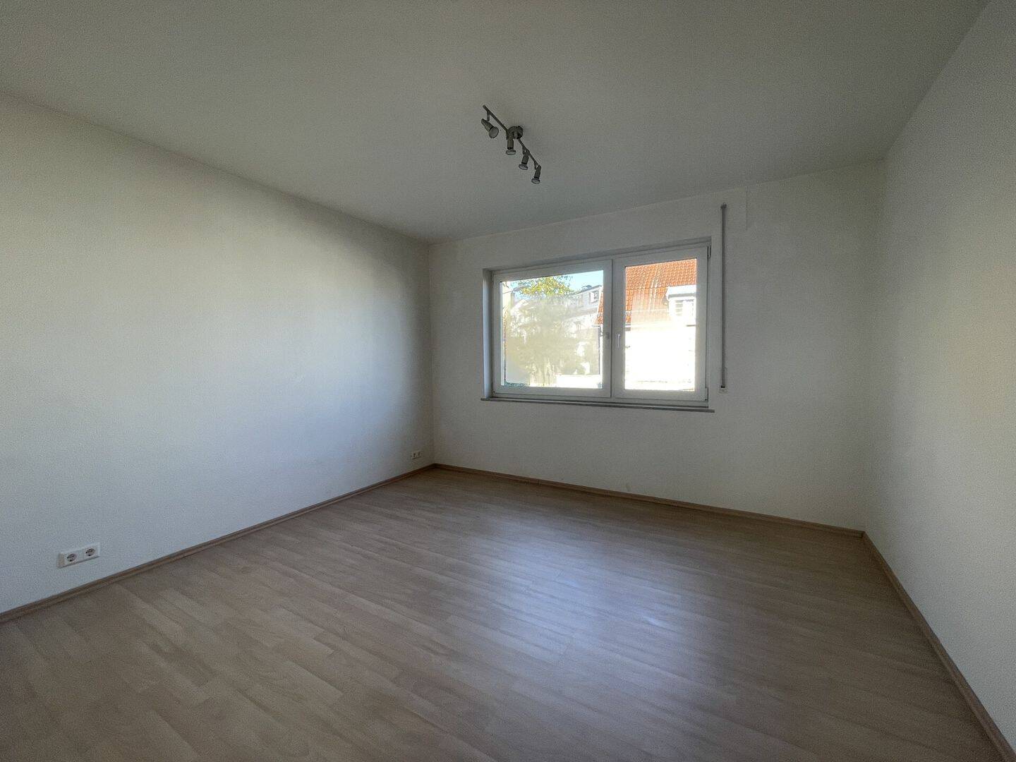Sofort verfügbar: 2-Zimmer mit Terrasse und Küche – Stuttgart – Vorschaubild 9