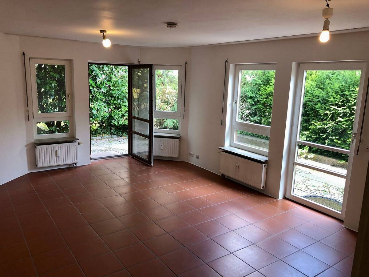 Top-Lage S-Mönchhalde: bezaubernde 2-Zi.-Wohnung mit Terrasse & TG-Stellplatz – 70191 Stuttgart – Bild 1 von 9