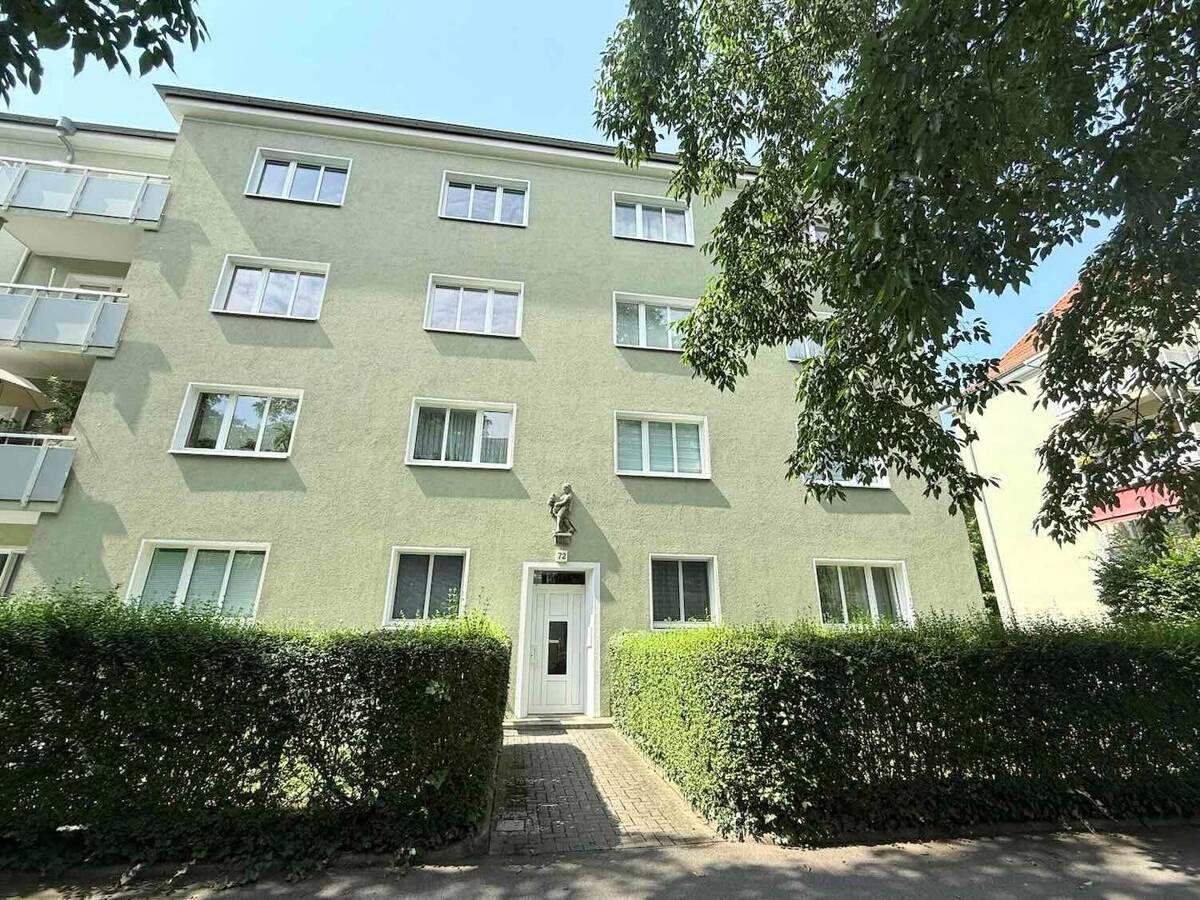 Leerstehende 2,5 Zimmerwohnung! Loggia! Tageslichtbad! Badewanne! – 1277 Dresden – Bild 1 von 9