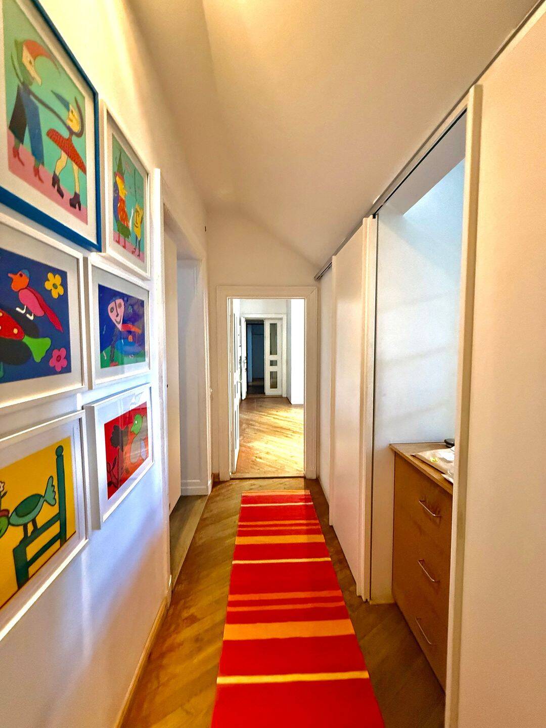 Altbaujuwel im Liegnitzkiez: Wintergarten, Balkon & 5 lichtdurchflutete Zimmer – Berlin – Vorschaubild 2