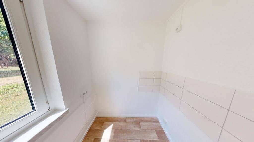 Tolle 2-Raum-Wohnung mit Balkon nahe Stadtpark – Chemnitz – Vorschaubild 2