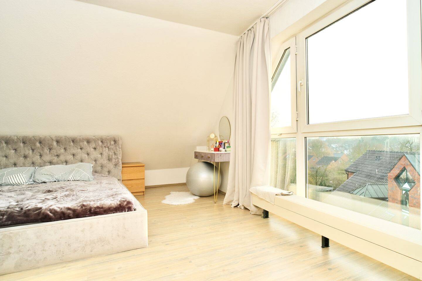 Helle Maisonette-Wohnung mit großem Balkon, Stellplatz und vielseitigem Raumangebot – Mönchengladbach – Vorschaubild 7