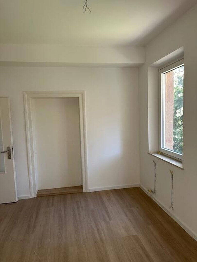 Erstbezug Sanierter Altbau! Wunderschöne 3 ZW + sehr großer Wohnküche! – Nürnberg – Vorschaubild 4