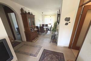 4 ½-Zi.-ETW in 2. OG mit Südbalkon und TG-Stellplatz – 70619 Stuttgart – Vorschaubild 4