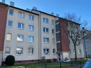 LEER WERDENDE 3 ZIMMER WOHNUNG MIT SÜDBALKON!